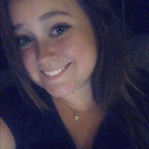 Meet your Posher, Adelia